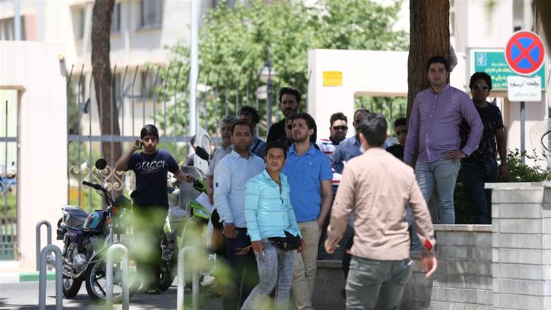Gunmen attack Iran’s parliament and Khomeini shrine
