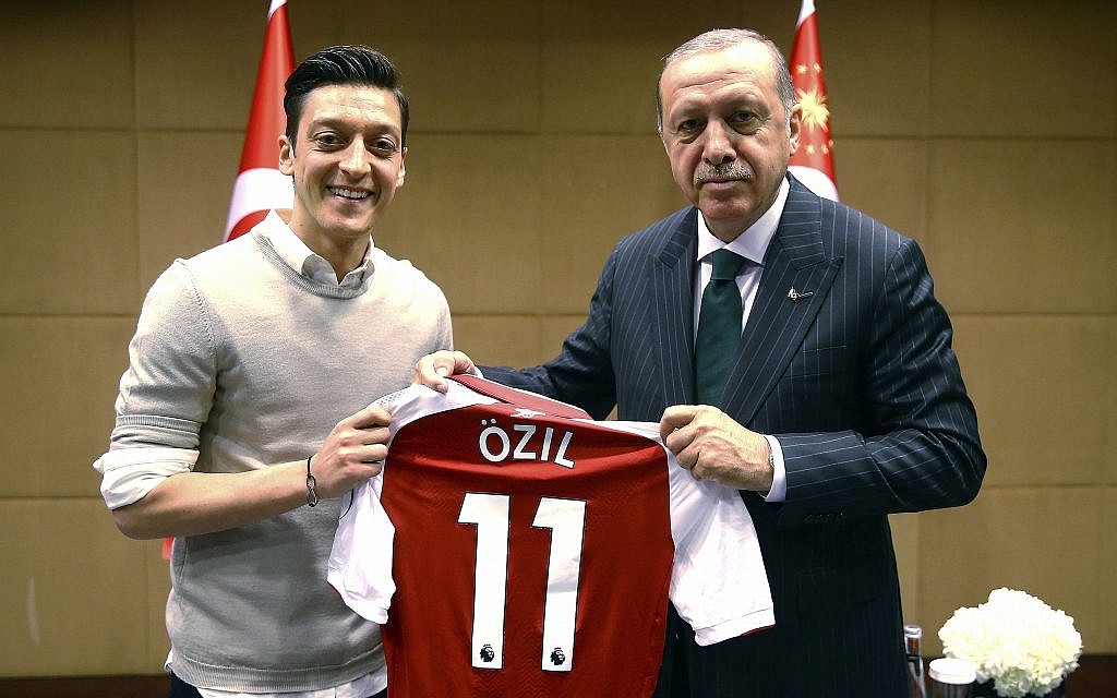 Top 5 Facts About Mesut Özil