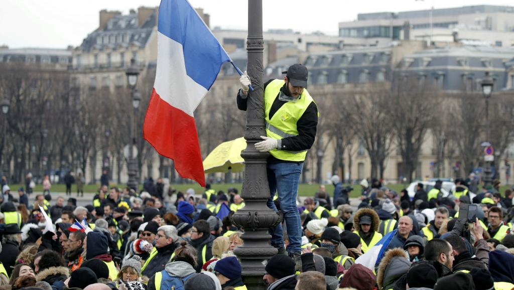 Is Macron a friend of the Rich?
