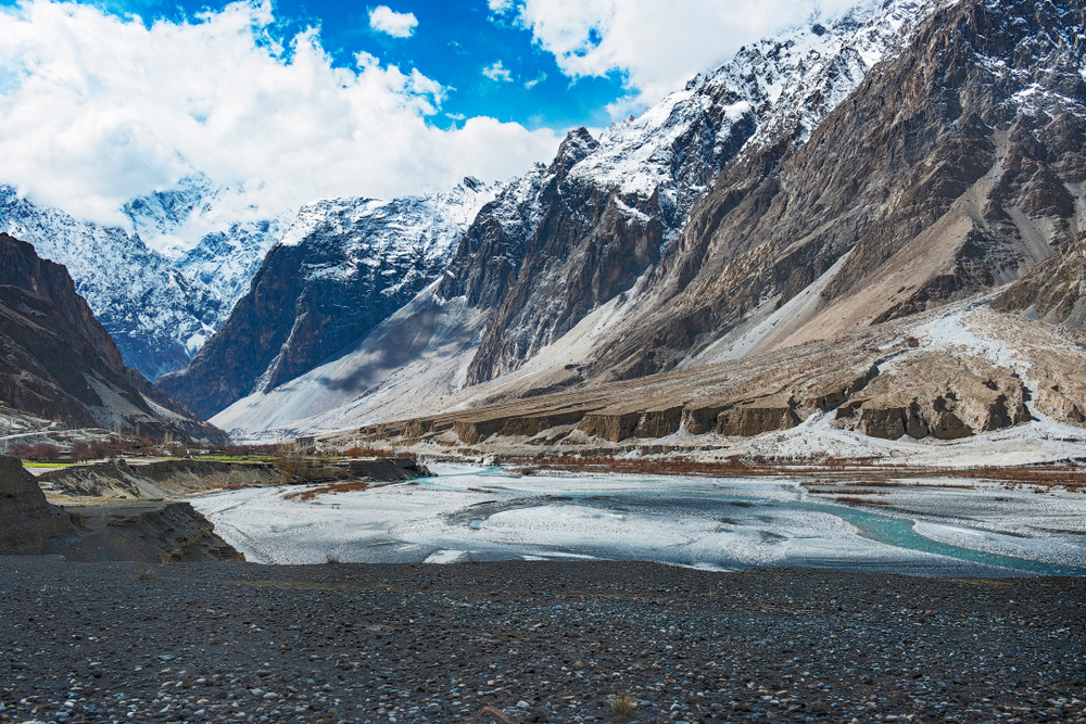 China increasing its investments in Pakistan: How much will Pakistan benefit?
