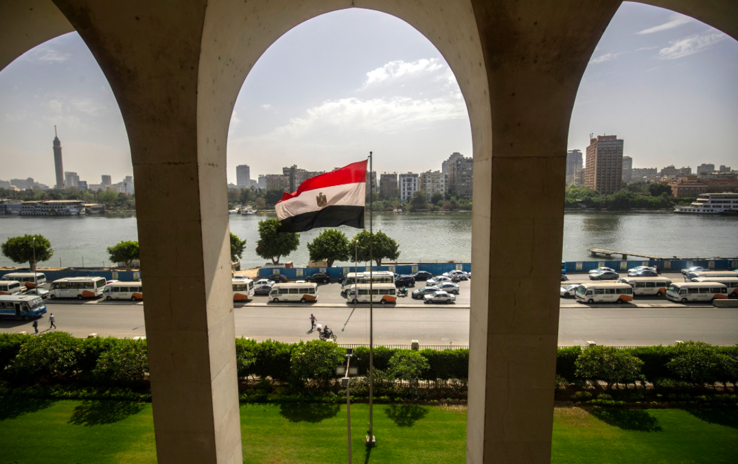 Why is the Egyptian pound collapsing?